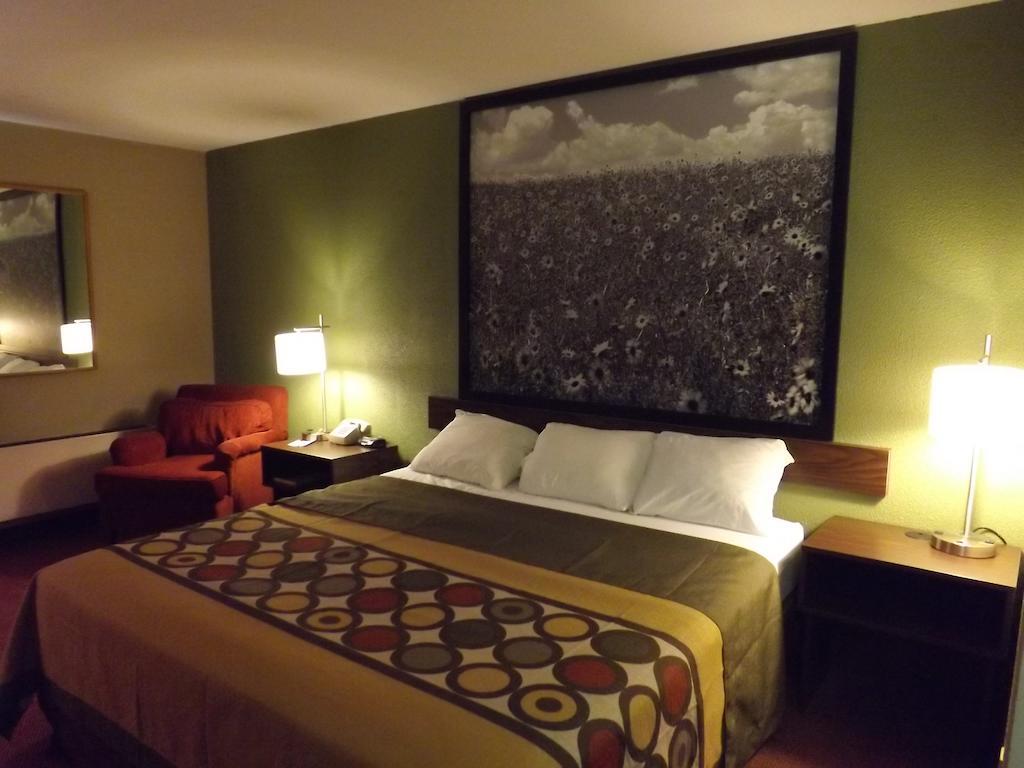 Super 8 By Wyndham Sterling Co Hotel Room photo