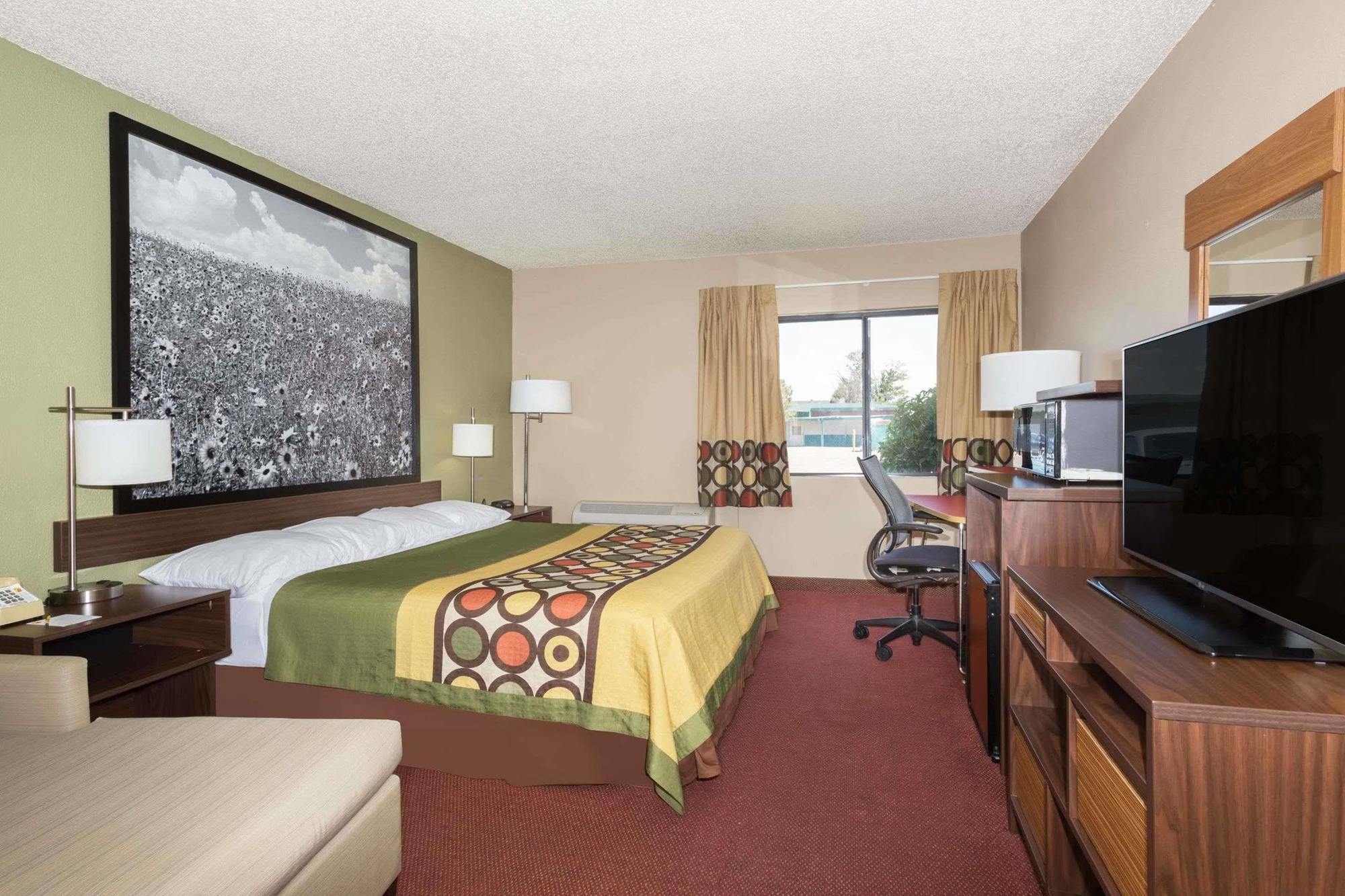 Super 8 By Wyndham Sterling Co Hotel Exterior photo