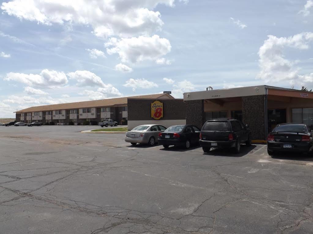 Super 8 By Wyndham Sterling Co Hotel Exterior photo